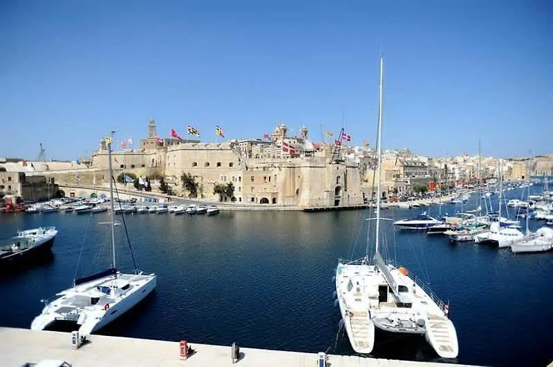 Holiday home Charming Historic Home With Rooftop Views Senglea